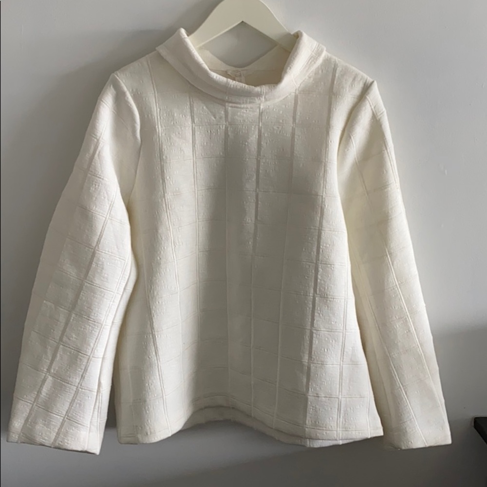 •COS sweatshirt